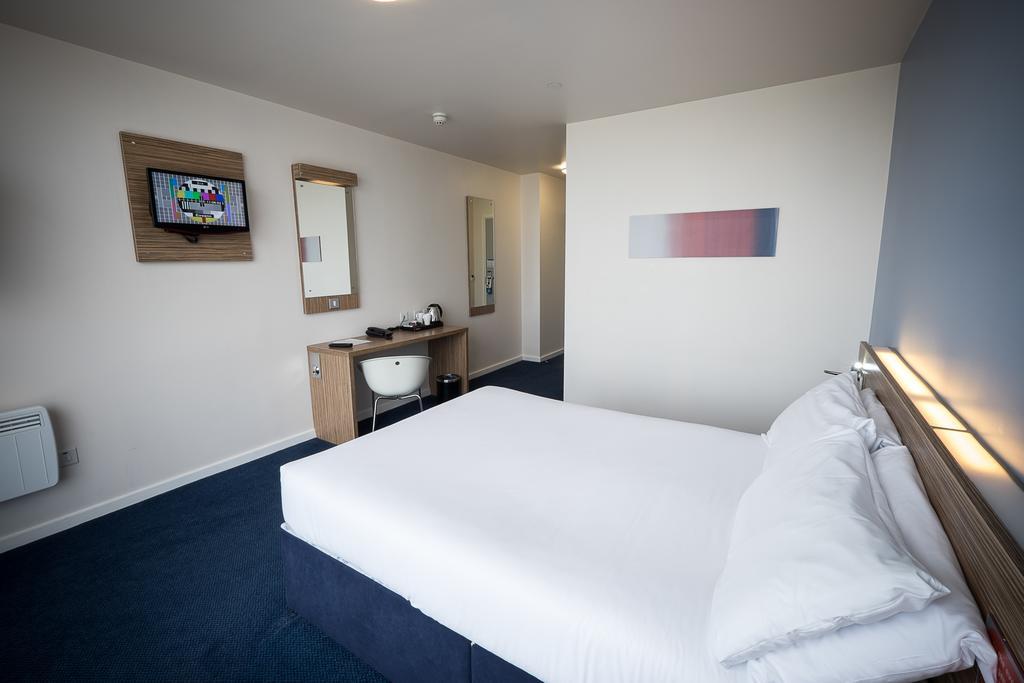 Travelodge Limerick Castletroy Habitación foto