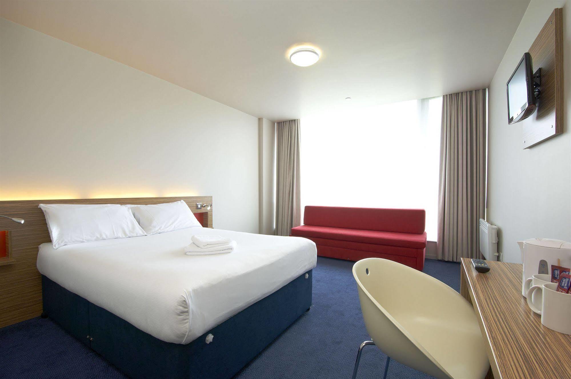 Travelodge Limerick Castletroy Exterior foto